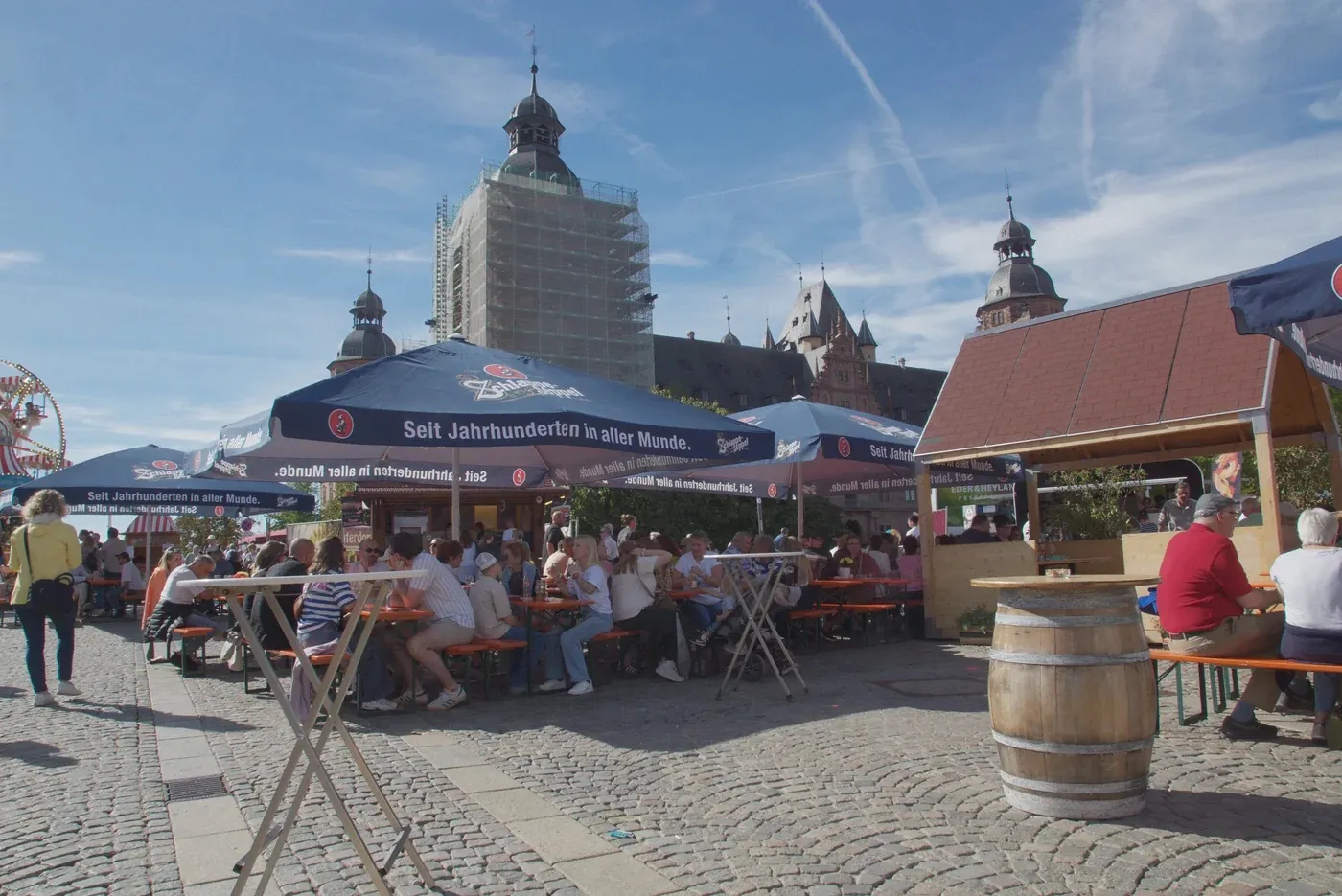 Das Weindorf vor Schloss Johannisburg