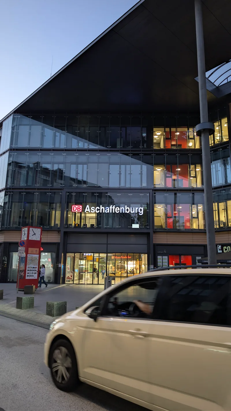 Parkhaus am Hauptbahnhof in Aschaffenburg